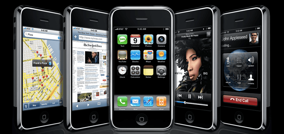 2007: The iPhone Launches